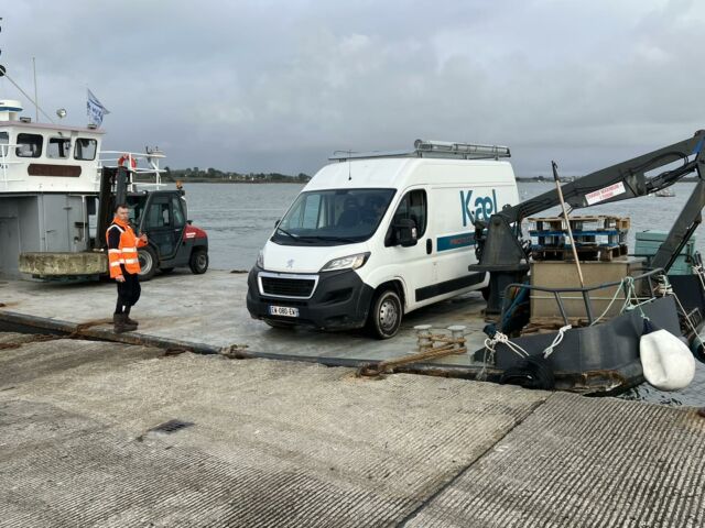 Pose de rideaux métalliques  #latoulousaine sur l'île d'Arz dans le golfe du Morbihan.

Contactez-nous : 
📍 Zone de Kerandouaré 56850 Caudan
📧 contact@kael.bzh 
📞 02 97 899 175
#kaelprotection #rideauxmetalliques #securisation #bzh