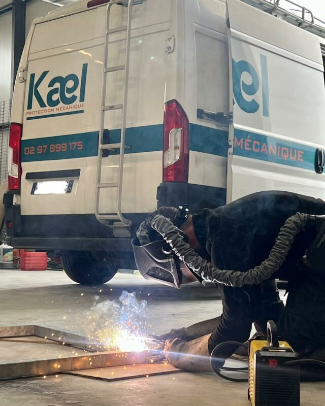 Fabrication d’un cadre de porte sur mesure.

Nous vous proposons les solutions adaptées pour chaque besoin.

Contactez-nous : 
📍 Zone de Kerandouaré 56850 Caudan
📧 contact@kael.bzh 
📞 02 97 899 175

#kaelprotection #onseblinde #sécurité #coffrefort #porteblindee #securisation #installateur #protectionmecanique #bzh