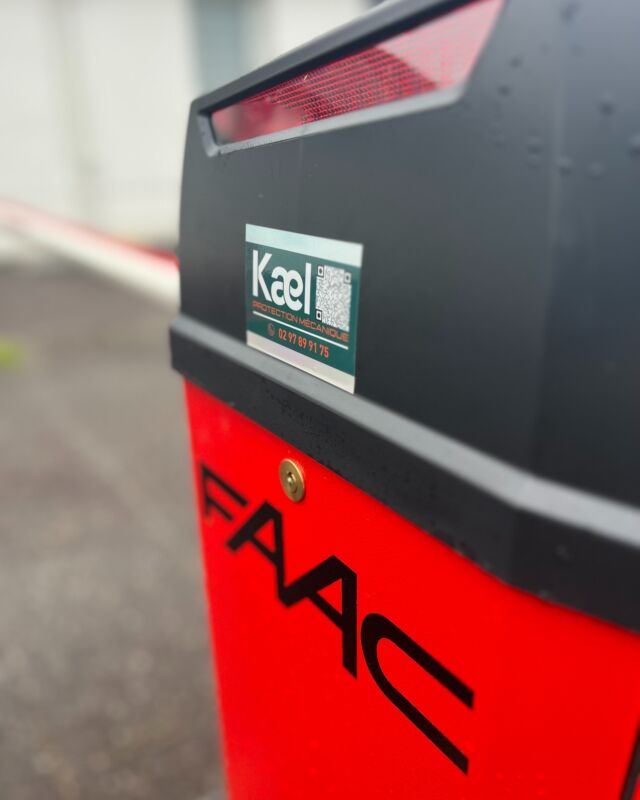 Pose d'une barrière levante #FAAC avec contrôle d'accès dans un camping.
Nous vous proposons les solutions adaptées dans le cadre d’une rénovation, création ou maintenance.
Contactez-nous : 
📍 Zone de Kerandouaré 56850 Caudan
📧 contact@kael.bzh 📞 02 97 899 175
 #kaelprotection #onseblinde #securistesdefrance  #securisation #barrierelevante #bzh
